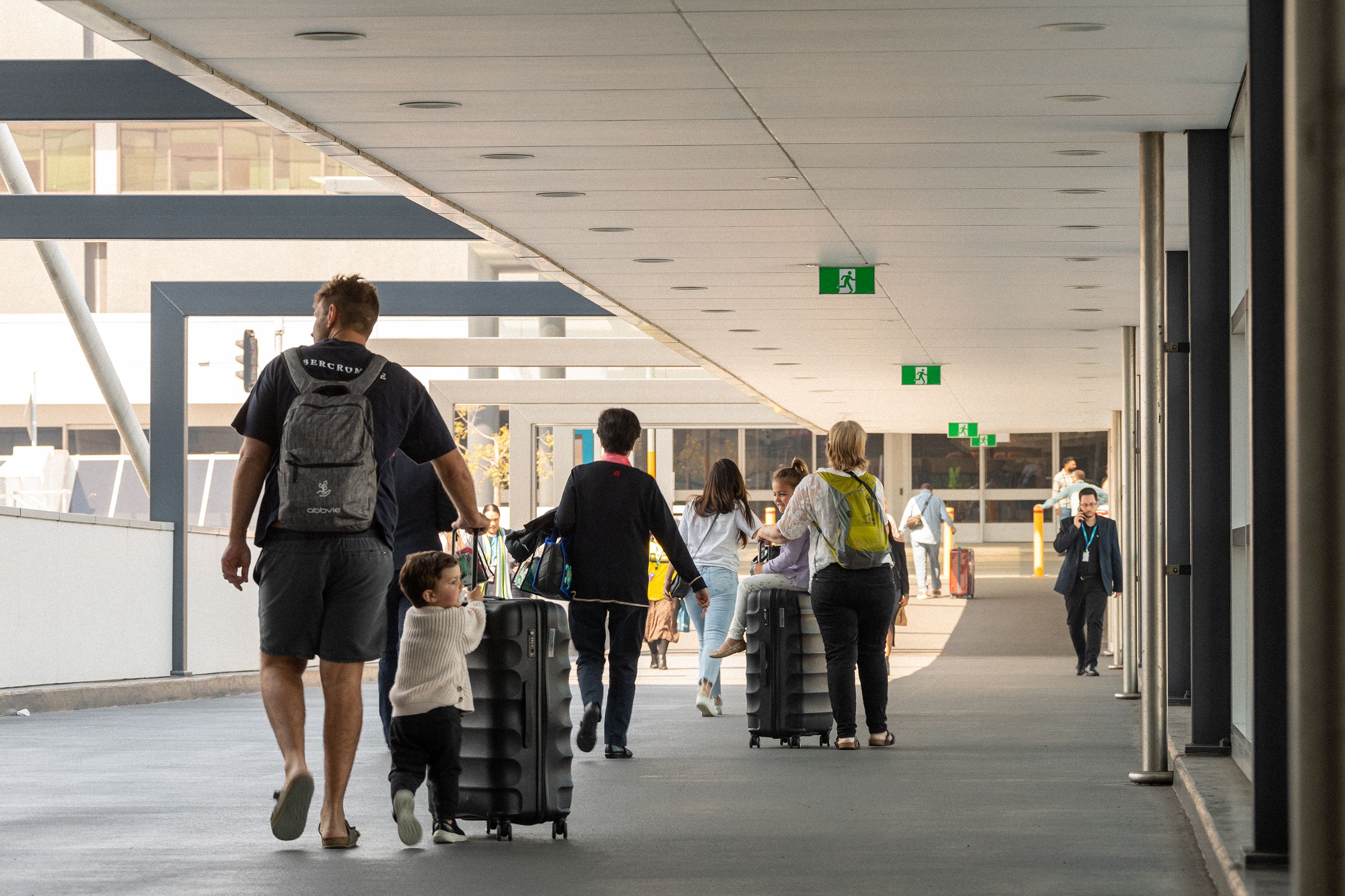 Qantas and Sydney Airport Apologize for Lengthy Delay